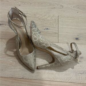 Gianni Bini gold leopard Stiletto Heels